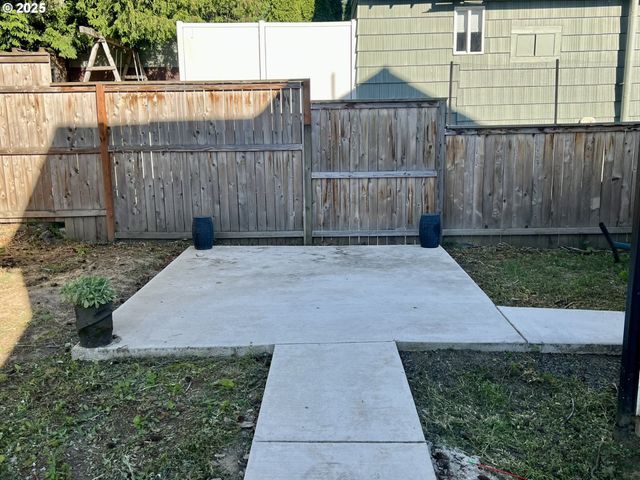 611 3RD St, Oregon City, OR 97045