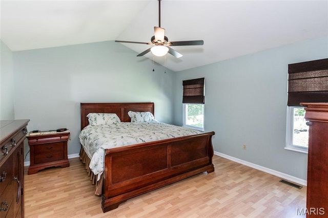 1915 Fox Pointe Drive, Arnold, MO 63010