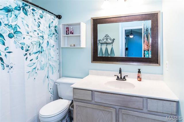 1915 Fox Pointe Drive, Arnold, MO 63010