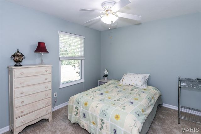 1915 Fox Pointe Drive, Arnold, MO 63010