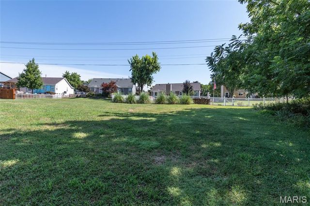 1915 Fox Pointe Drive, Arnold, MO 63010