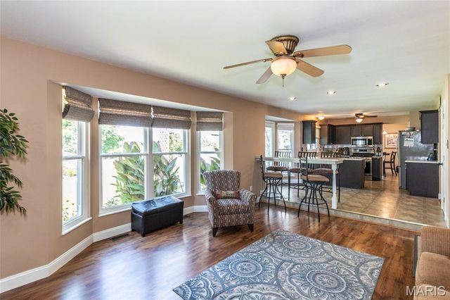 1915 Fox Pointe Drive, Arnold, MO 63010