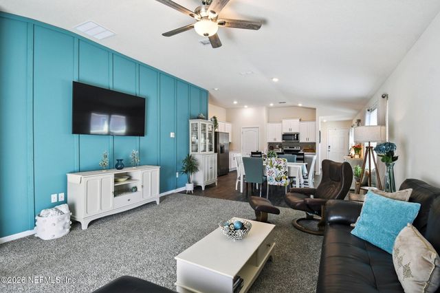 2427 FALLING STAR Lane, Green Cove Springs, FL 32043