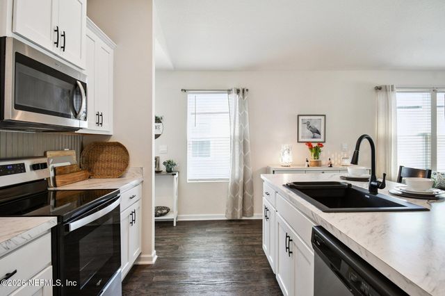 2427 FALLING STAR Lane, Green Cove Springs, FL 32043