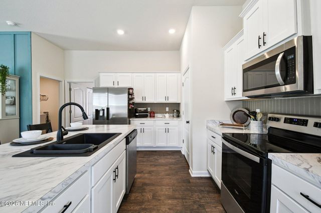 2427 FALLING STAR Lane, Green Cove Springs, FL 32043