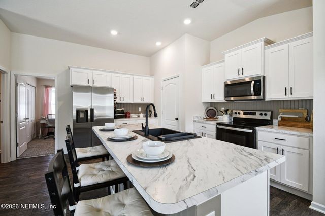 2427 FALLING STAR Lane, Green Cove Springs, FL 32043