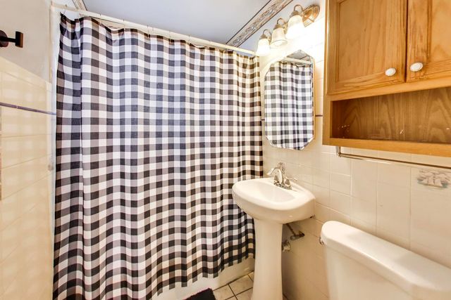 5726 S Neva Avenue, Chicago, IL 60638