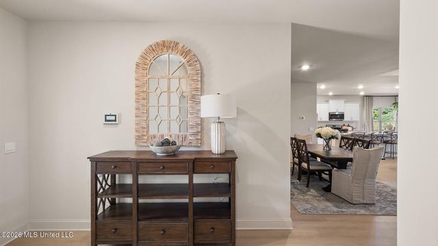 323 Castlewood Circle, Canton, MS 39046