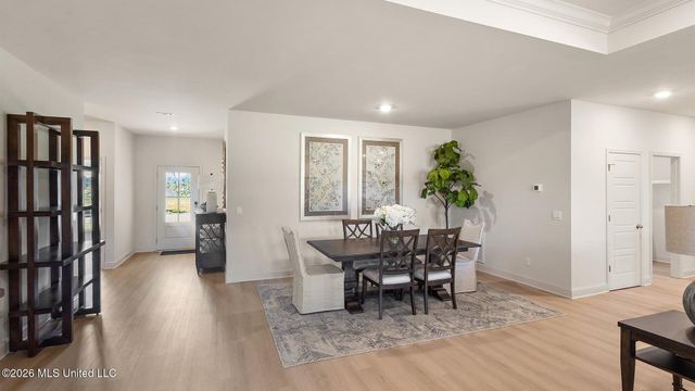 323 Castlewood Circle, Canton, MS 39046