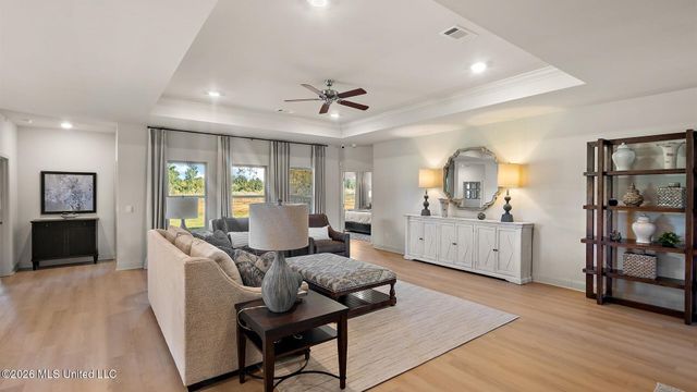 323 Castlewood Circle, Canton, MS 39046