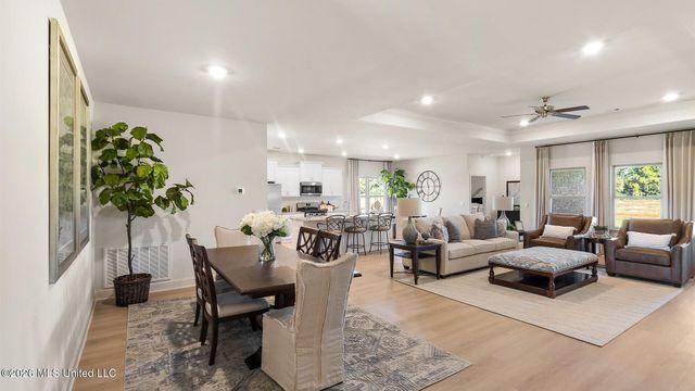 323 Castlewood Circle, Canton, MS 39046