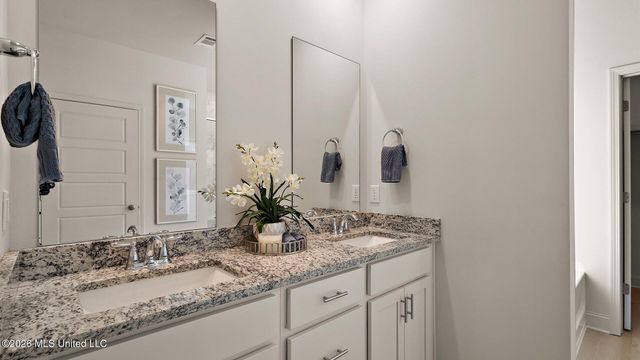 323 Castlewood Circle, Canton, MS 39046