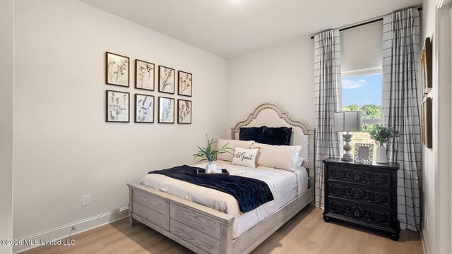 323 Castlewood Circle, Canton, MS 39046