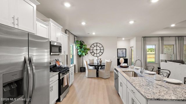 323 Castlewood Circle, Canton, MS 39046