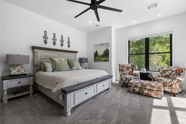 10121 St John Drive, Iola, TX 77861