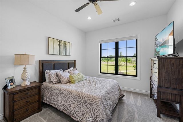 10121 St John Drive, Iola, TX 77861