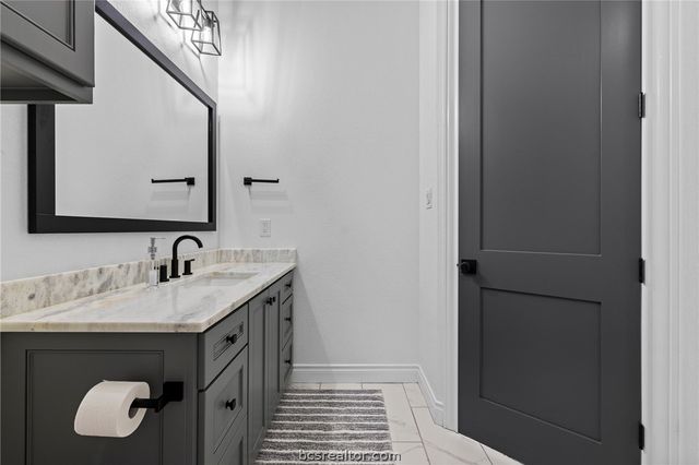 10121 St John Drive, Iola, TX 77861