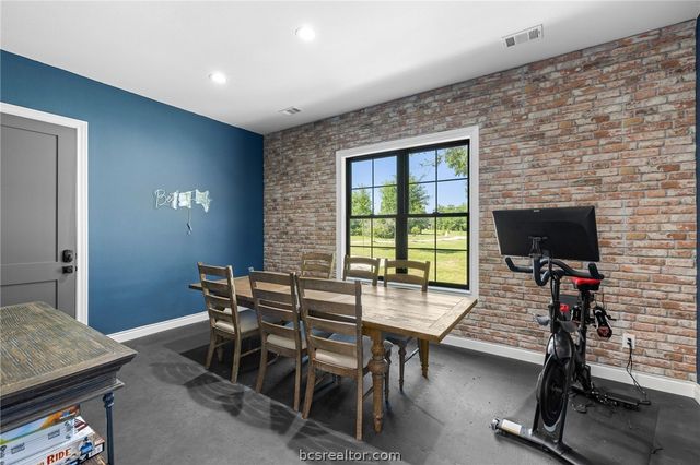 10121 St John Drive, Iola, TX 77861