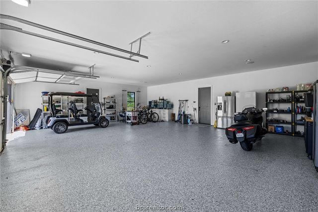 10121 St John Drive, Iola, TX 77861