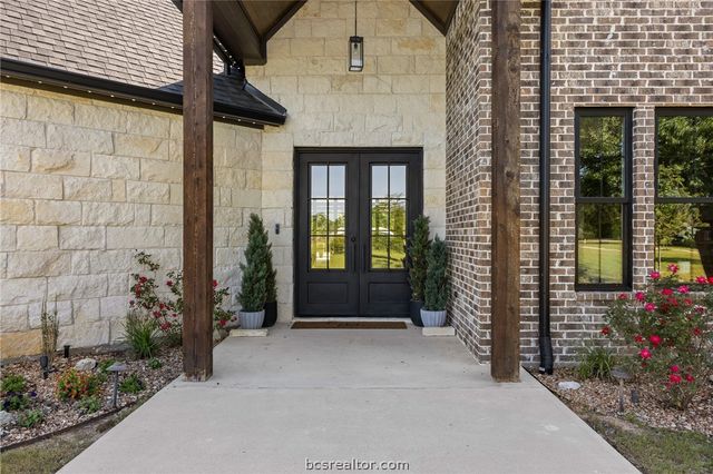 10121 St John Drive, Iola, TX 77861