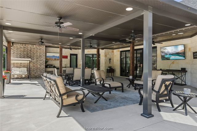 10121 St John Drive, Iola, TX 77861