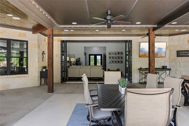 10121 St John Drive, Iola, TX 77861