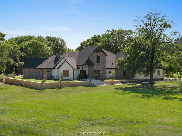 10121 St John Drive, Iola, TX 77861