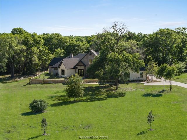 10121 St John Drive, Iola, TX 77861