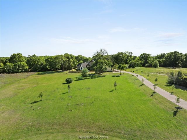 10121 St John Drive, Iola, TX 77861