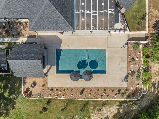 10121 St John Drive, Iola, TX 77861