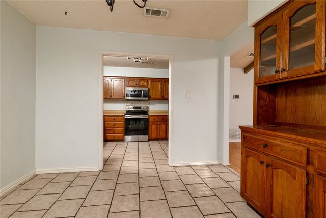 8040 Lazy Brook Drive, Watauga, TX 76148