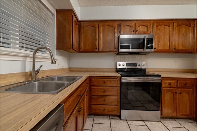 8040 Lazy Brook Drive, Watauga, TX 76148