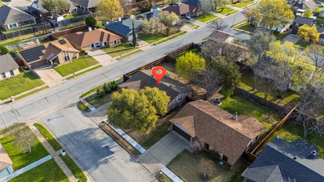 8040 Lazy Brook Drive, Watauga, TX 76148