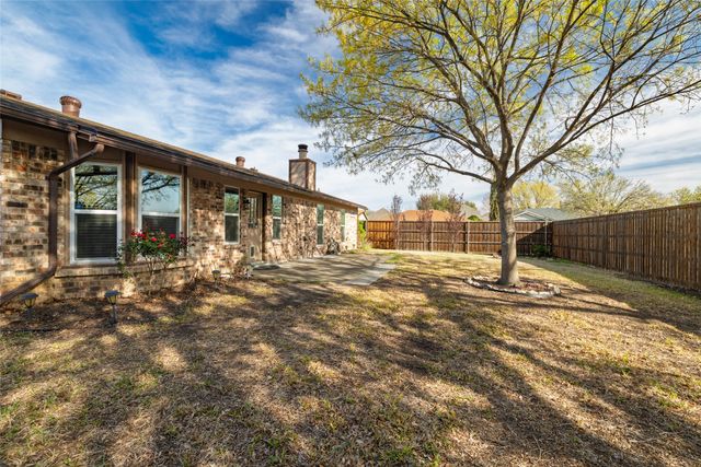 8040 Lazy Brook Drive, Watauga, TX 76148