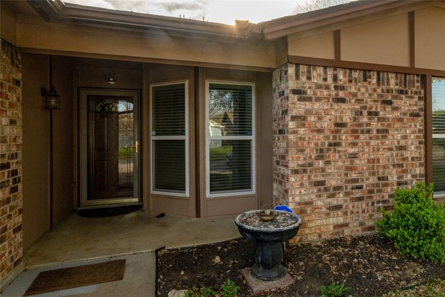 8040 Lazy Brook Drive, Watauga, TX 76148