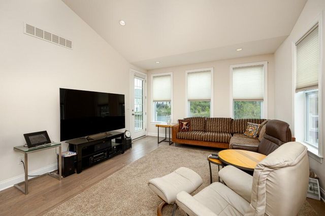 3031 N Spurway Drive, Ann Arbor, MI 48105