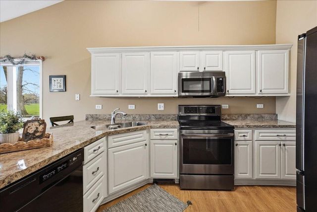 6991 Waxwing Circle, Hobart, IN 46342