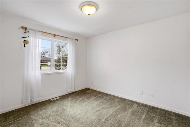 6991 Waxwing Circle, Hobart, IN 46342