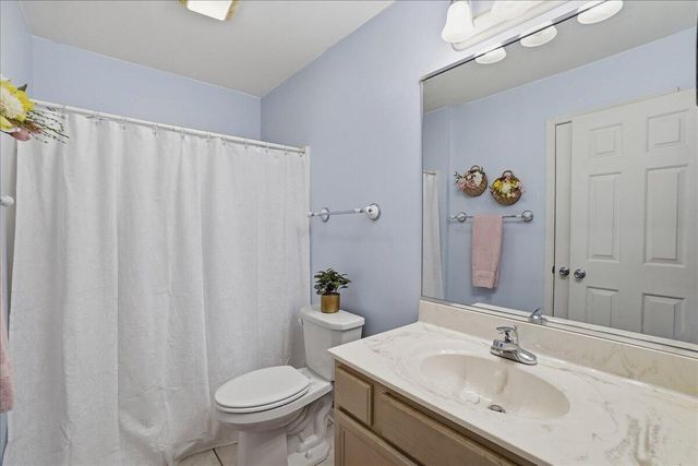 6991 Waxwing Circle, Hobart, IN 46342