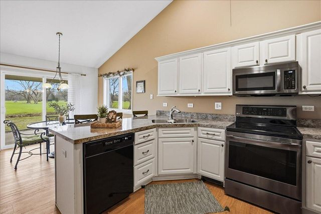 6991 Waxwing Circle, Hobart, IN 46342
