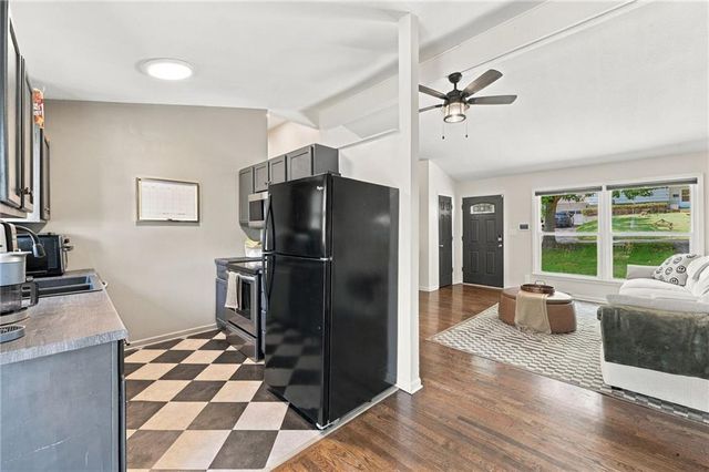 6313 N Wabash Avenue, Kansas City, MO 64118