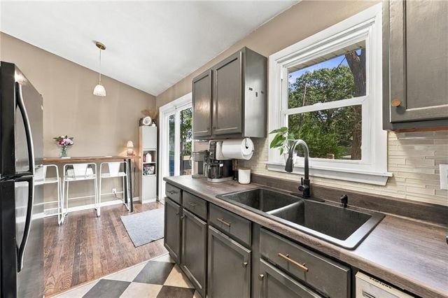 6313 N Wabash Avenue, Kansas City, MO 64118