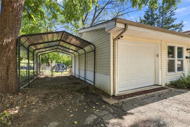 6313 N Wabash Avenue, Kansas City, MO 64118