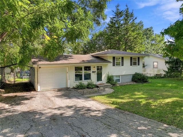 6313 N Wabash Avenue, Kansas City, MO 64118