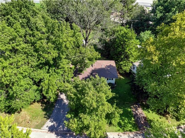 6313 N Wabash Avenue, Kansas City, MO 64118
