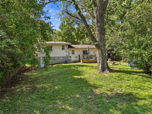 6313 N Wabash Avenue, Kansas City, MO 64118