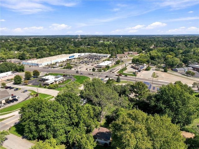 6313 N Wabash Avenue, Kansas City, MO 64118