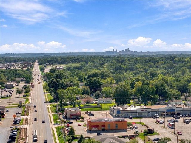 6313 N Wabash Avenue, Kansas City, MO 64118