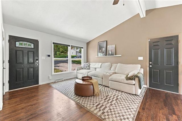 6313 N Wabash Avenue, Kansas City, MO 64118