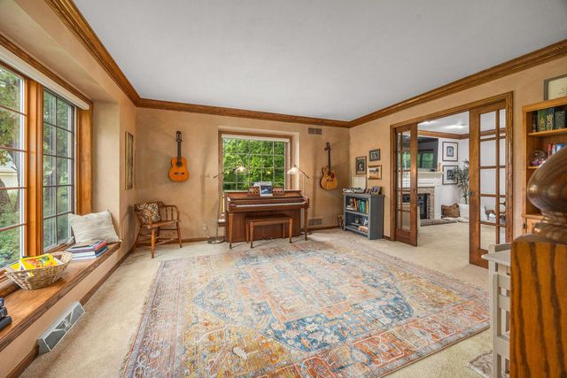 W159N7482 Pinewood CIRCLE, Menomonee Falls, WI 53051